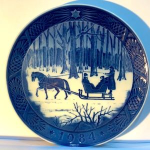 Royal Copenhagen Christmas Plate - 1984.